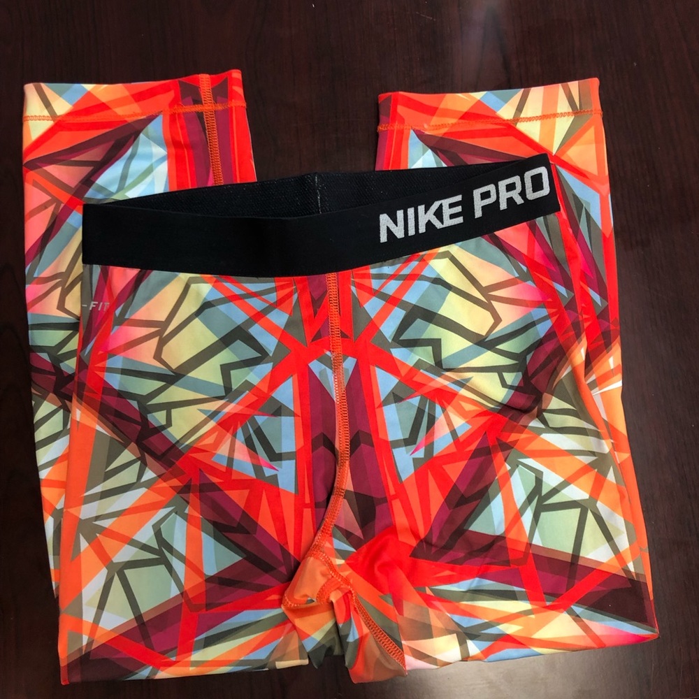 Nike Pro Dri Fit cropped leggings